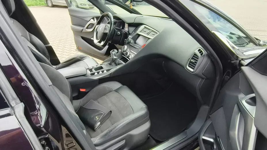 DS 5 -