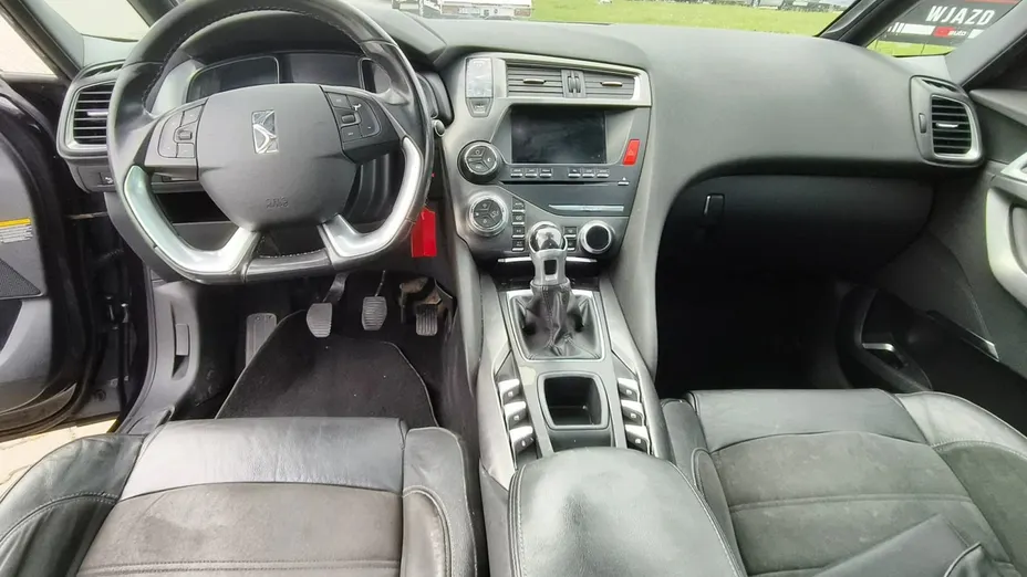 DS 5 -