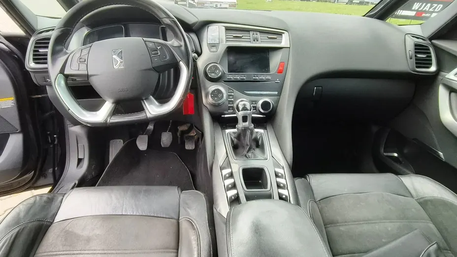 DS 5 -
