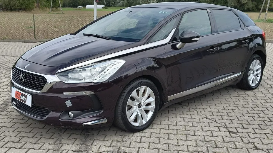 DS 5 -