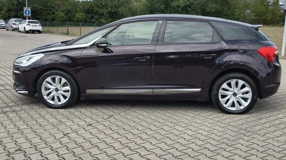 DS 5 -