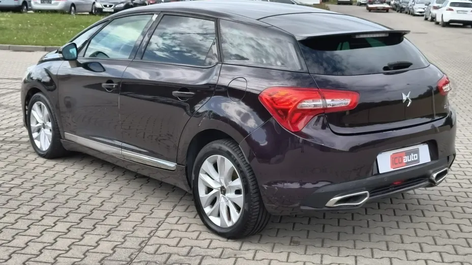 DS 5 -