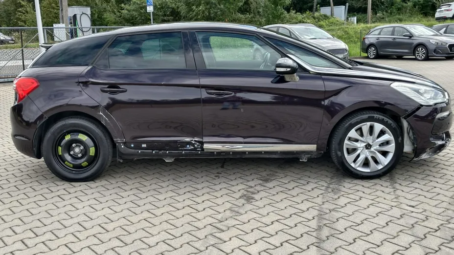 DS 5 -