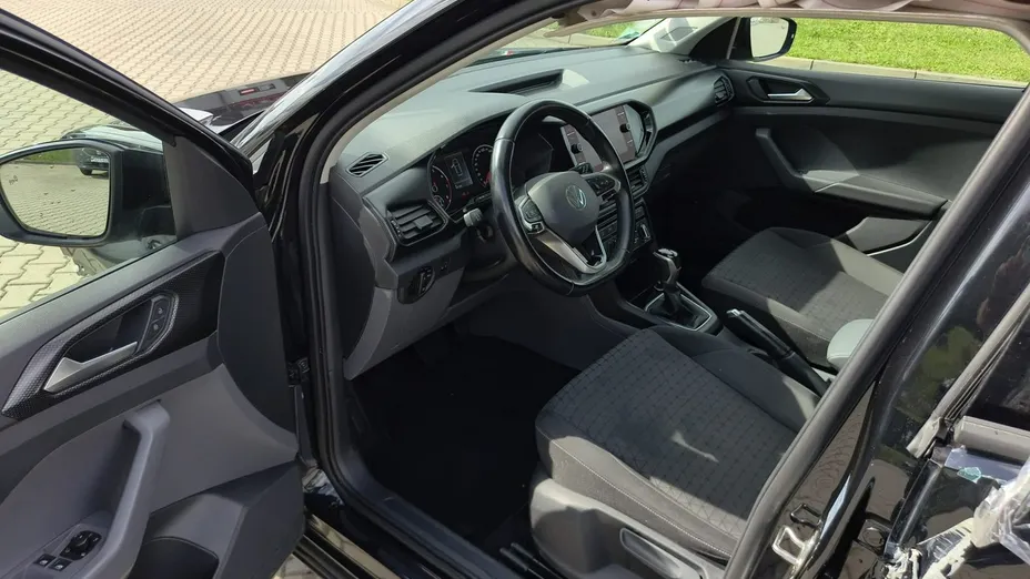 VOLKSWAGEN T-Cross -