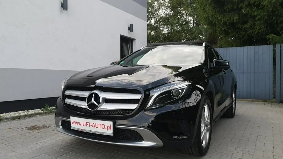 MERCEDES-BENZ GLA -