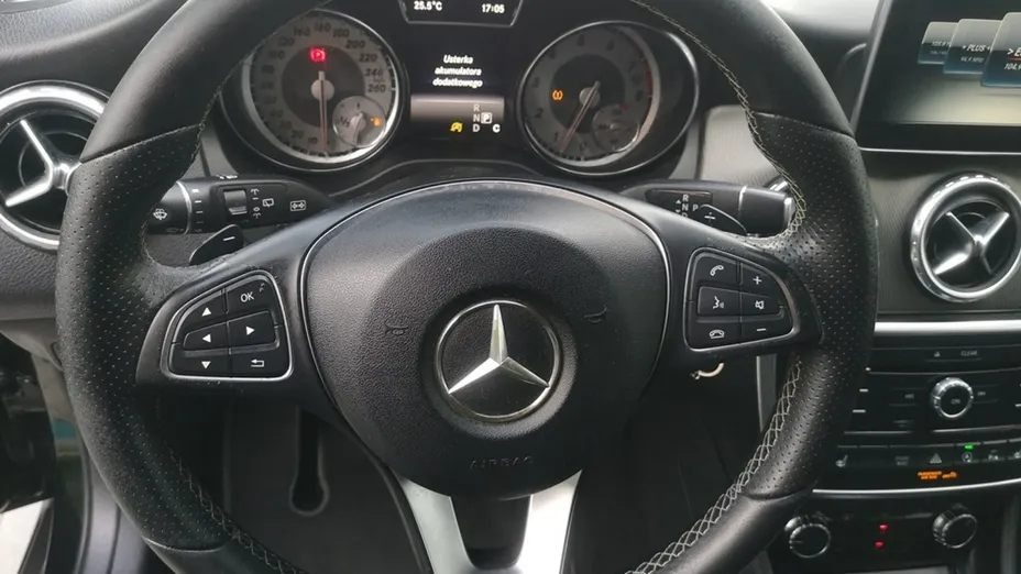 MERCEDES-BENZ GLA -