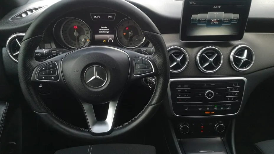 MERCEDES-BENZ GLA -
