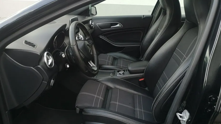 MERCEDES-BENZ GLA -