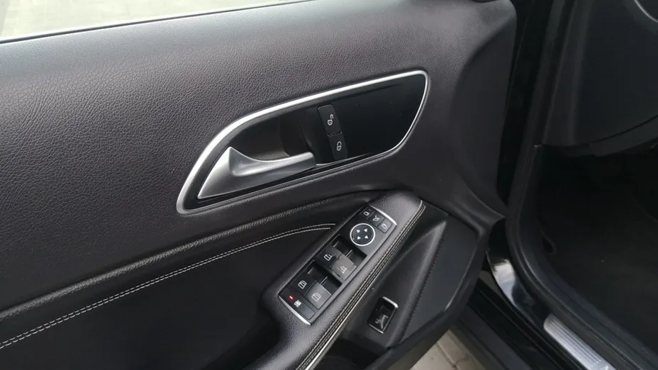 MERCEDES-BENZ GLA -