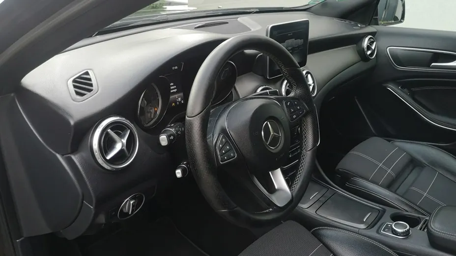 MERCEDES-BENZ GLA -