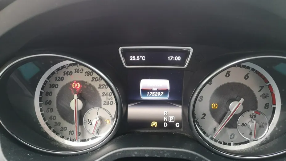MERCEDES-BENZ GLA -