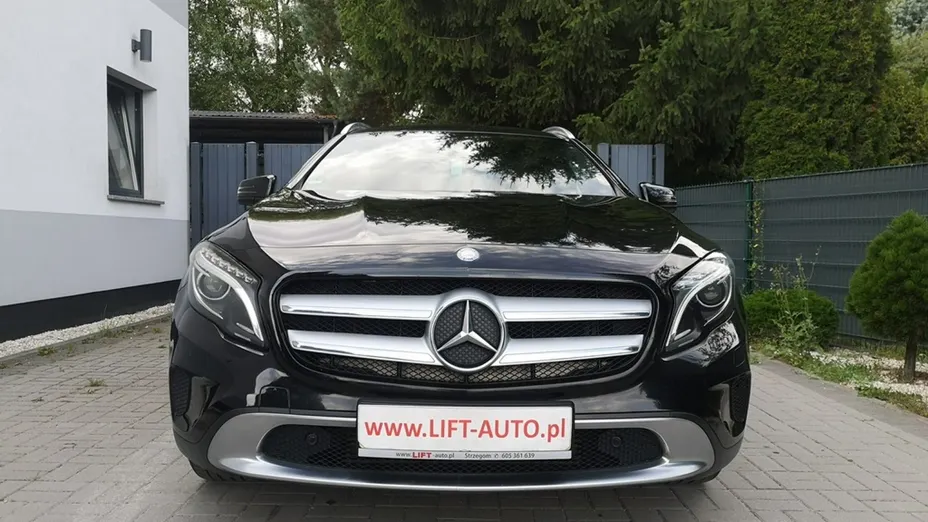 MERCEDES-BENZ GLA -