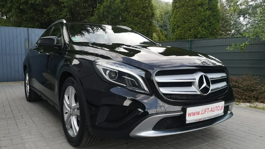 MERCEDES-BENZ GLA -