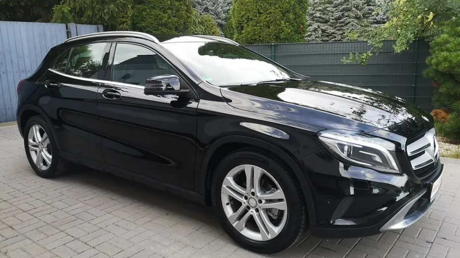MERCEDES-BENZ GLA -