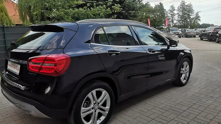 MERCEDES-BENZ GLA -