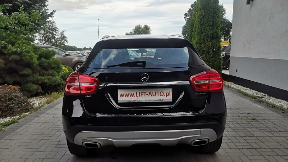 MERCEDES-BENZ GLA -
