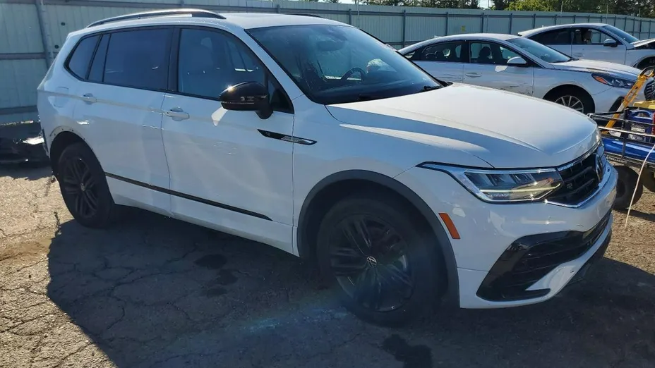 VOLKSWAGEN Tiguan -