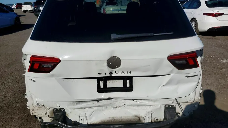 VOLKSWAGEN Tiguan -