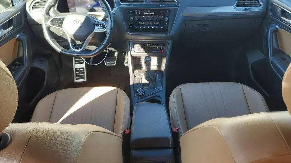 VOLKSWAGEN Tiguan -