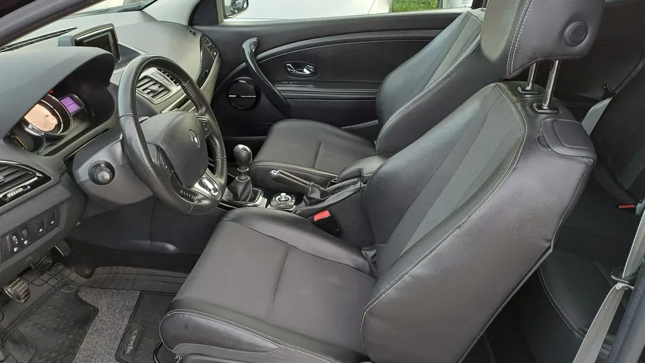 RENAULT Megane -