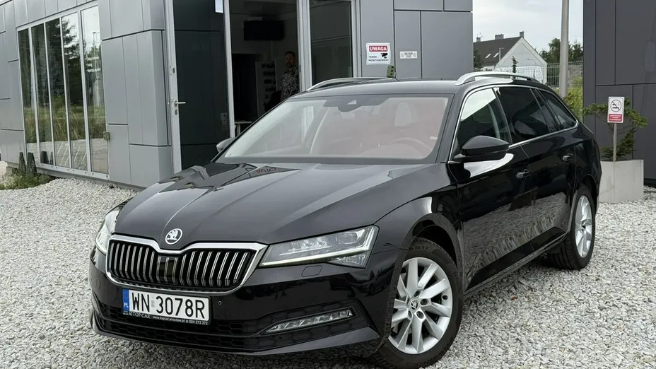 SKODA Superb -