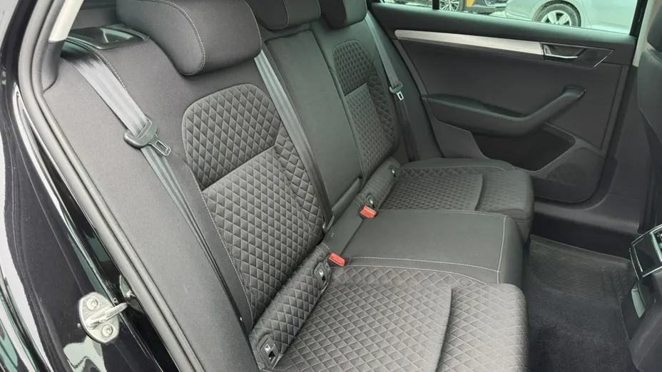 SKODA Superb -