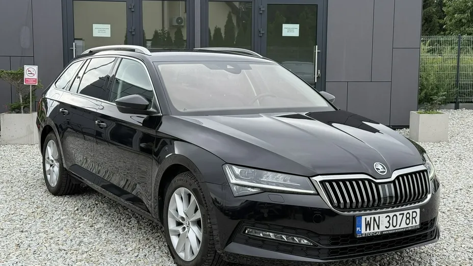 SKODA Superb -