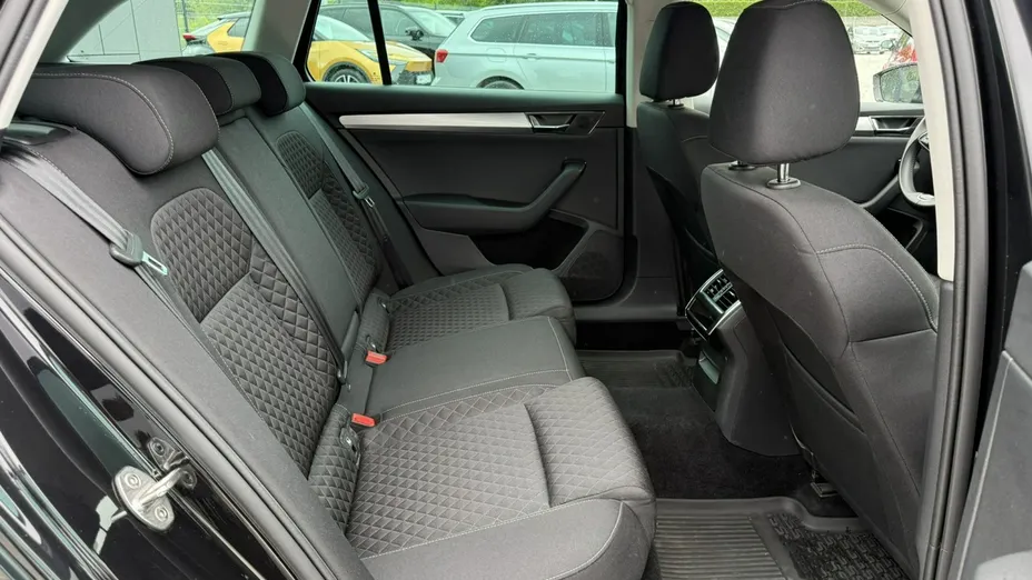 SKODA Superb -