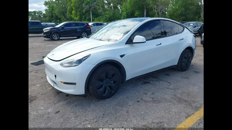 TESLA Model Y -