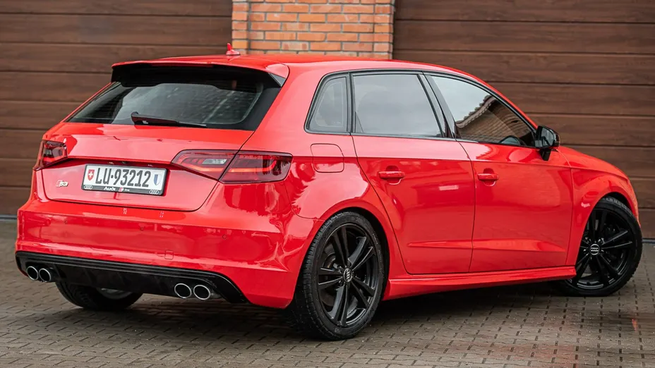 AUDI S3 Sportback -
