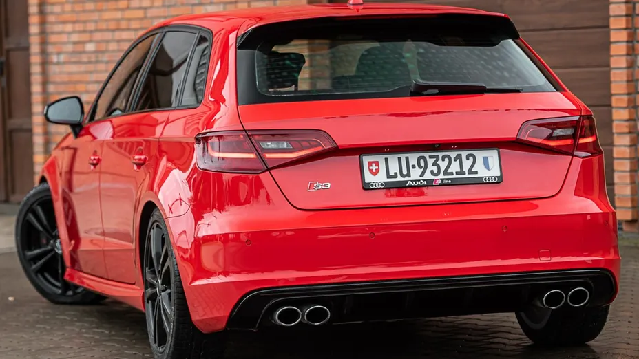 AUDI S3 Sportback -