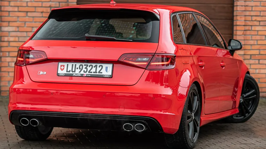 AUDI S3 Sportback -