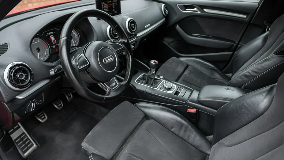AUDI S3 Sportback -