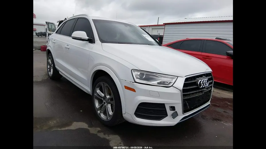 AUDI Q3 -