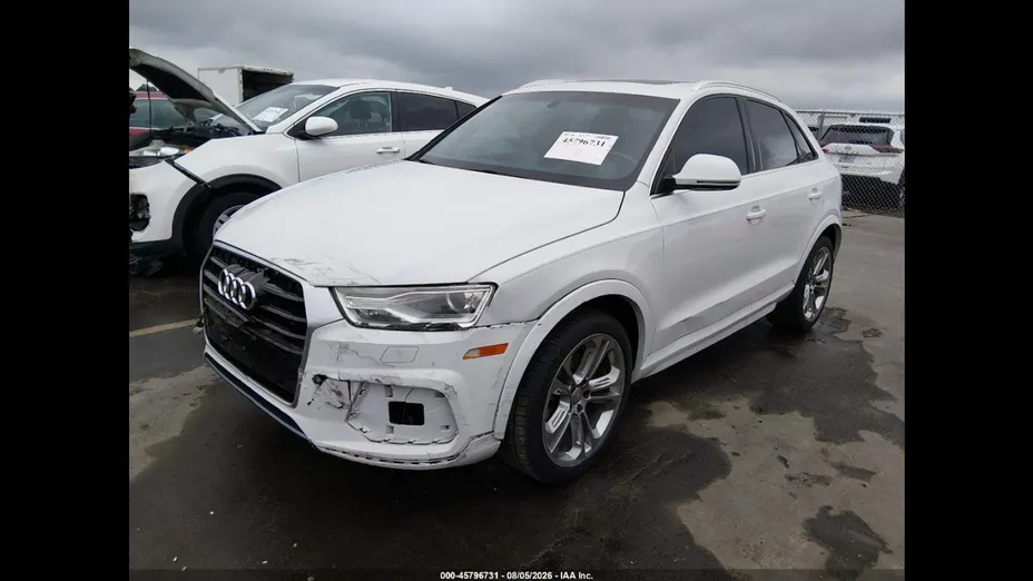 AUDI Q3 -