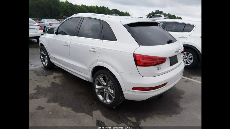 AUDI Q3 -