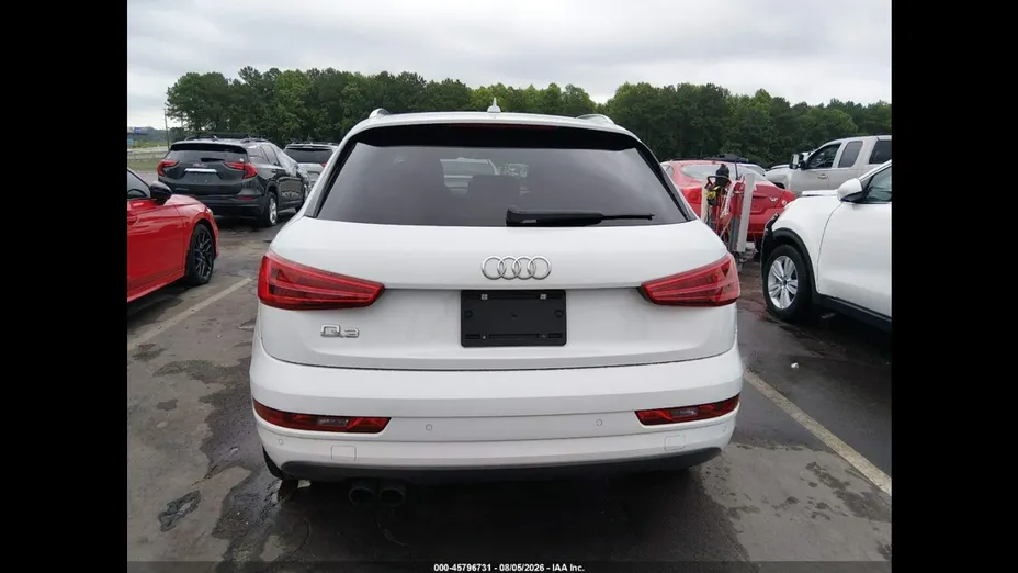 AUDI Q3 -