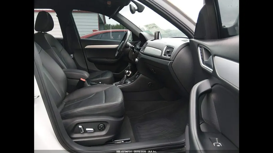AUDI Q3 -