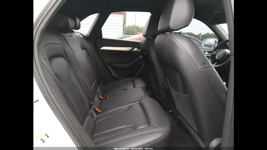AUDI Q3 -
