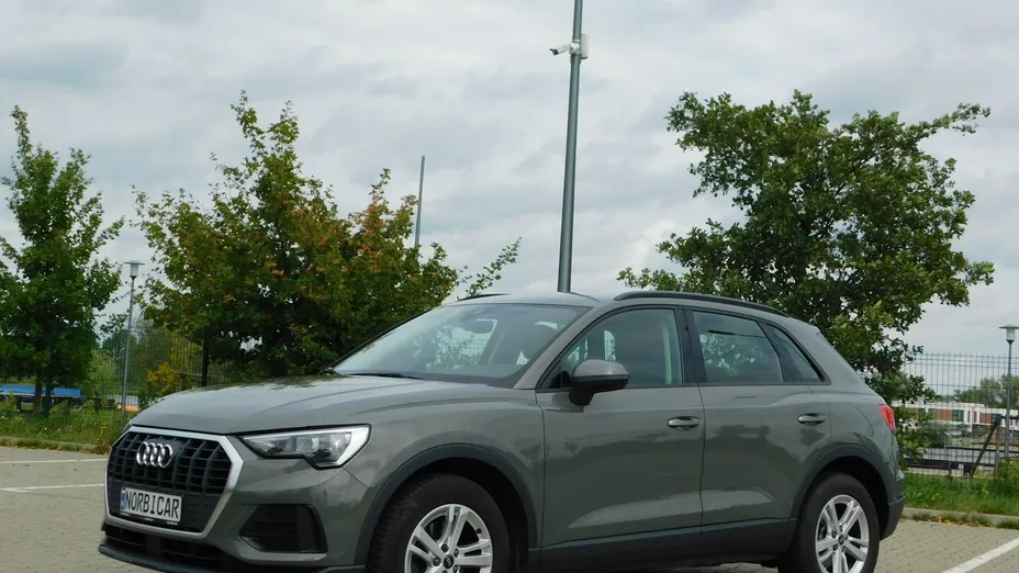 AUDI Q3 -
