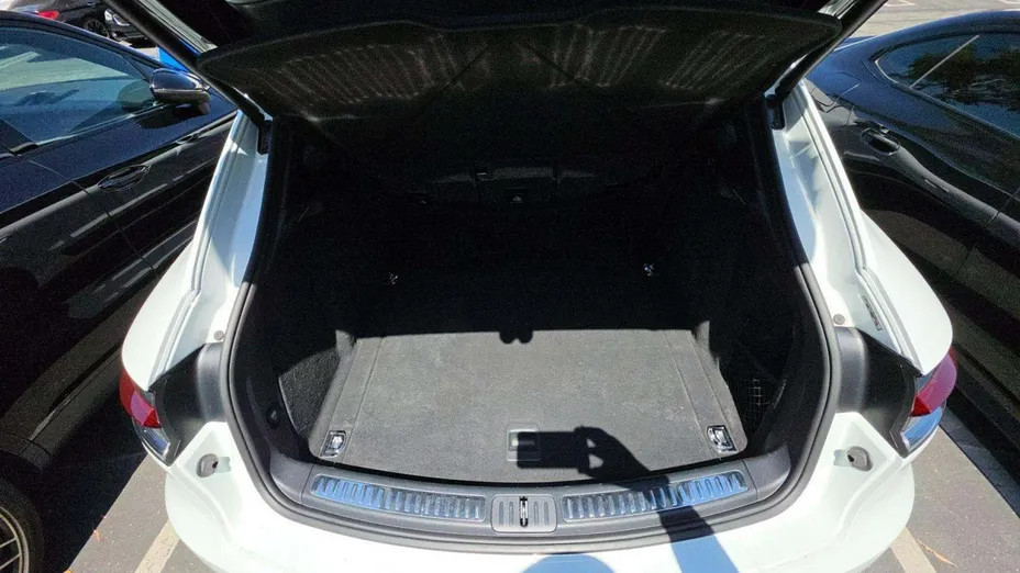 PORSCHE Macan -