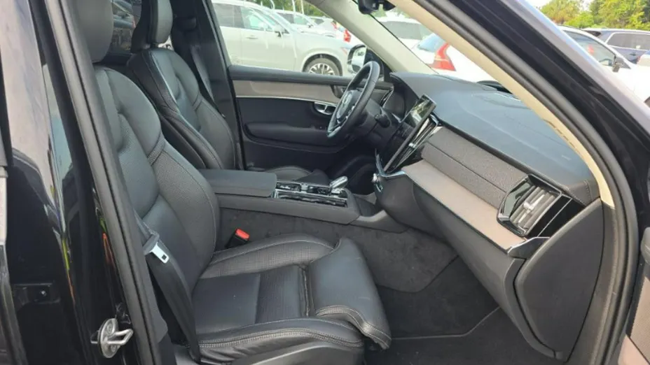VOLVO XC90 -