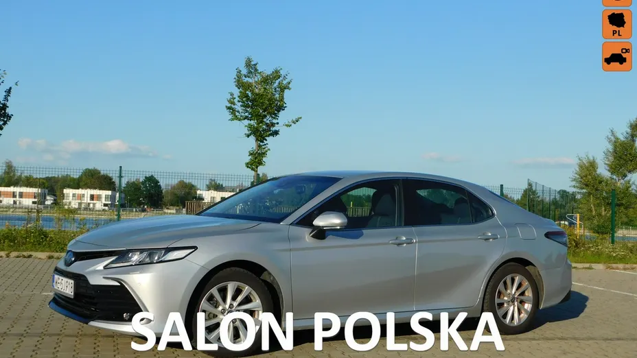 TOYOTA Camry -
