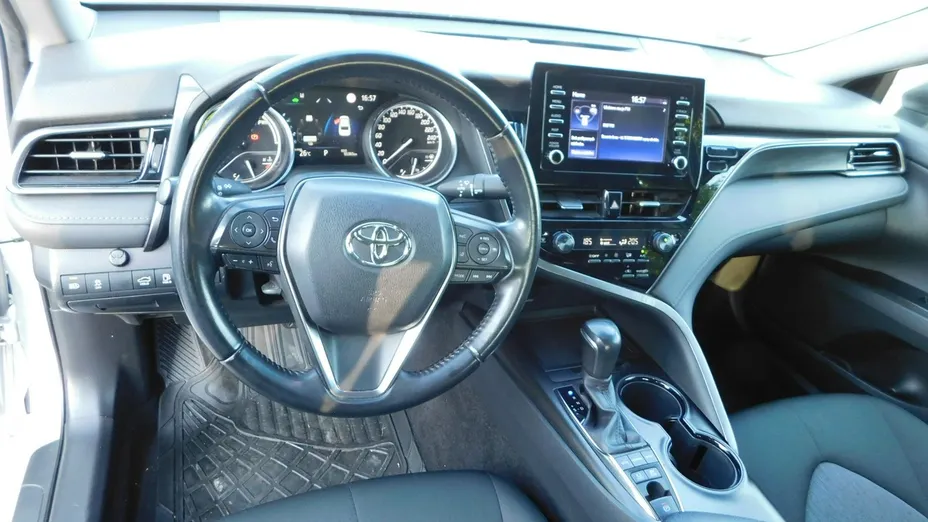 TOYOTA Camry -
