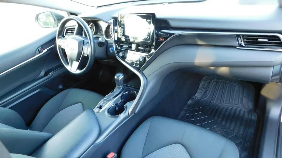 TOYOTA Camry -