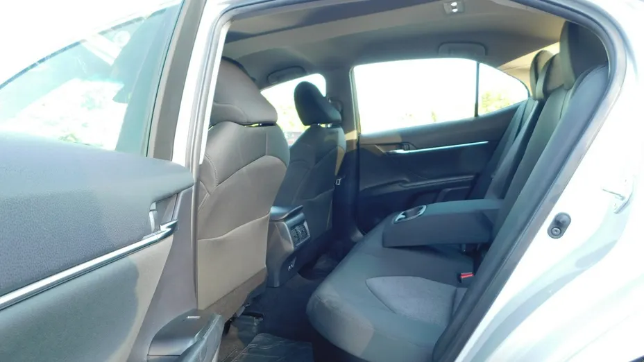 TOYOTA Camry -