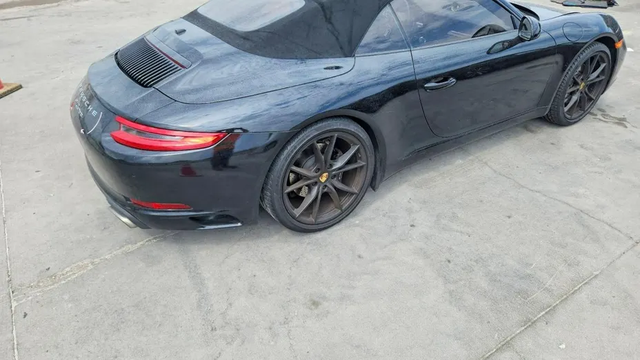 PORSCHE 911 -