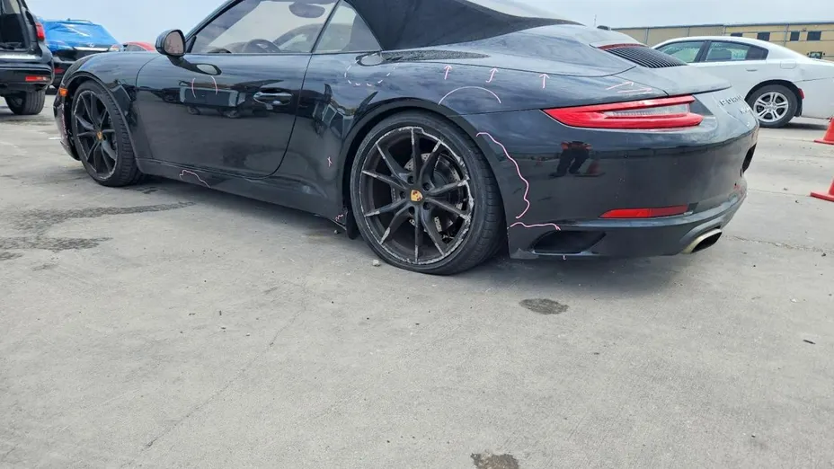 PORSCHE 911 -