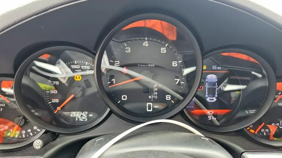 PORSCHE 911 -