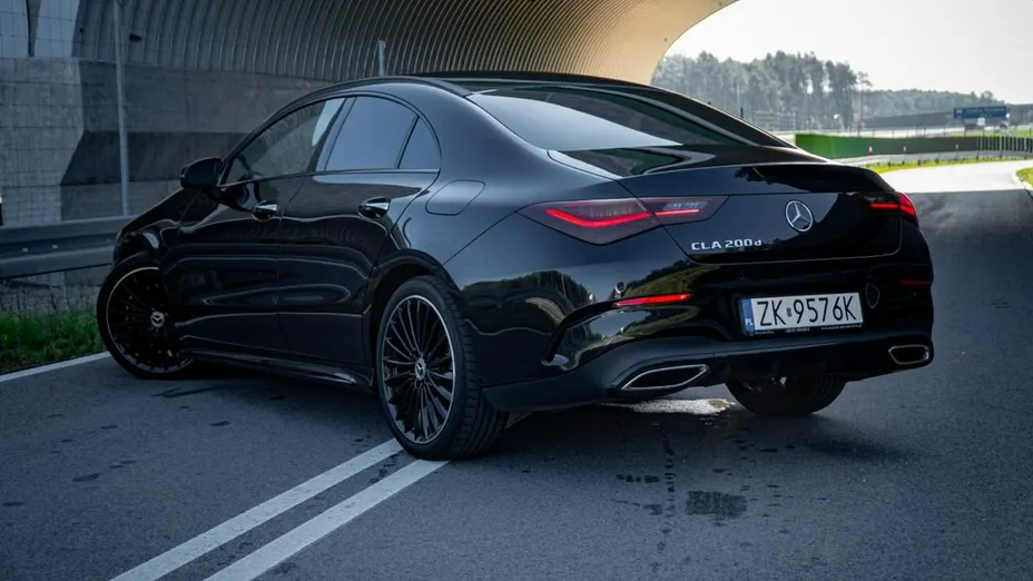 MERCEDES-BENZ CLA -